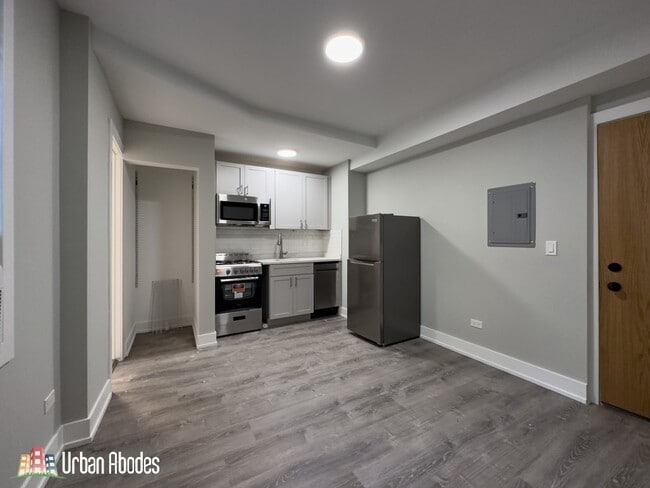 Photo - 501 W Belmont Ave Unit A01C