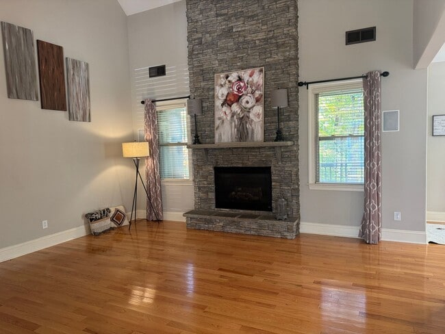 Photo - Elegant Full-Brick Estate 4 bedroom/2.5 ba...