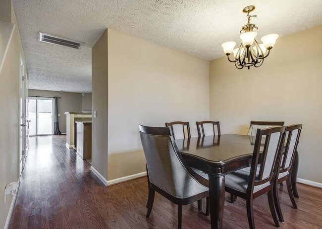 Photo - 576 Bradburn Village Cir