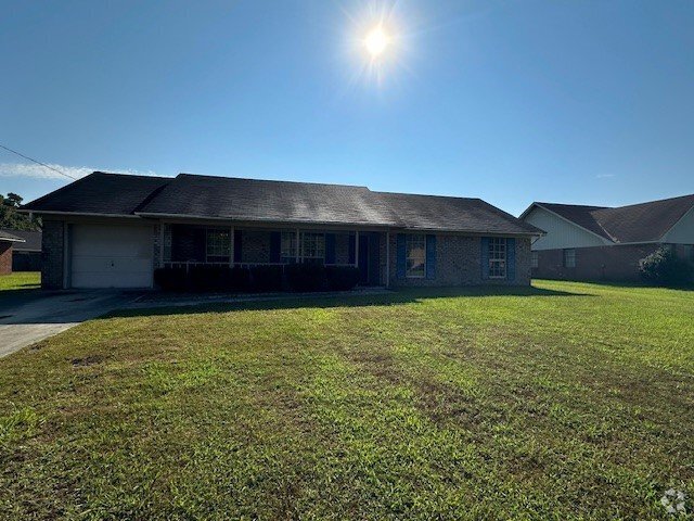 Building Photo - Home For Rent