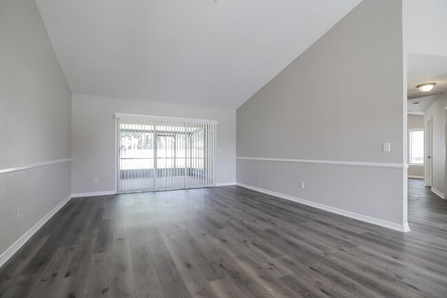 Photo - 20507 Maxim Pkwy