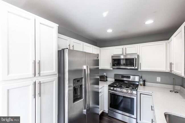 Photo - 8201 Crossbrook Ct Unit 301