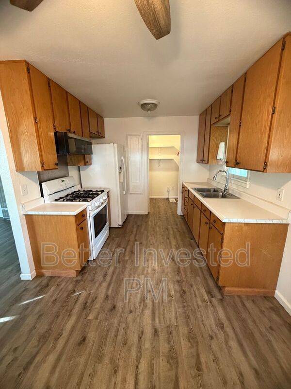 Photo - 727 N Pine St