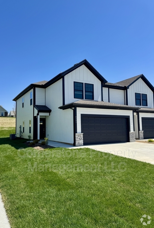 Building Photo - 8389 Valley Spring Dr Rental