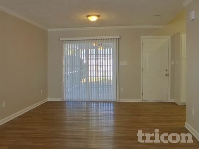 Photo - 171 Trillium Rd