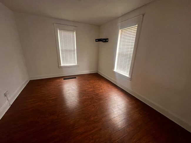 Building Photo - 2118 Denison Ave Rental