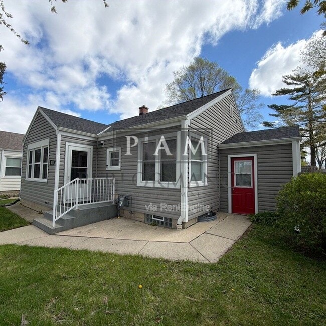 Photo - 3270 S 24th St