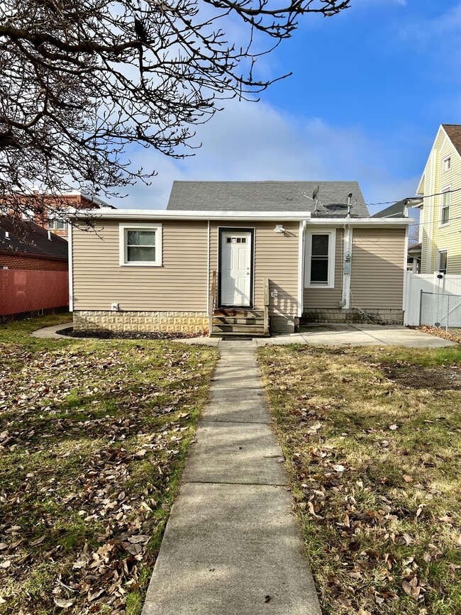 909 N Main St Rental House Rental in Findlay, OH