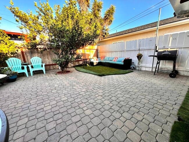 3687 Cherokee Ave