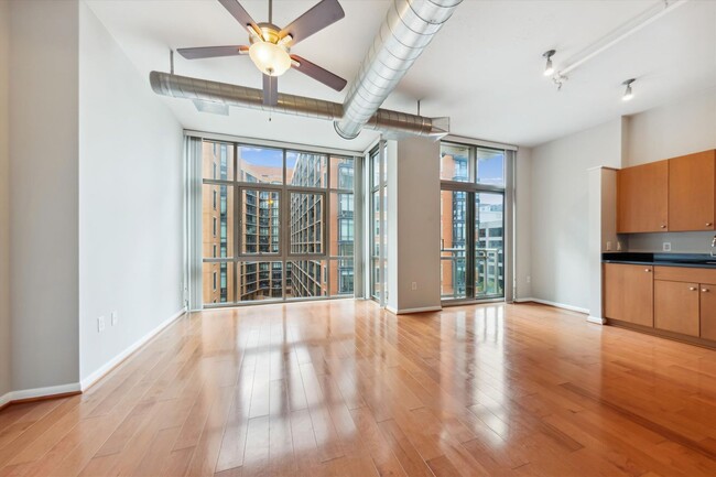 Incredible 6th Floor 1BR/1BA Condo with Re... - Incredible 6th Floor 1BR/1BA Condo with Re...