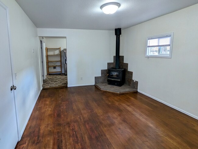 Photo - 2 Bed/1 Bath House - 5 min to Lakewood Tow...
