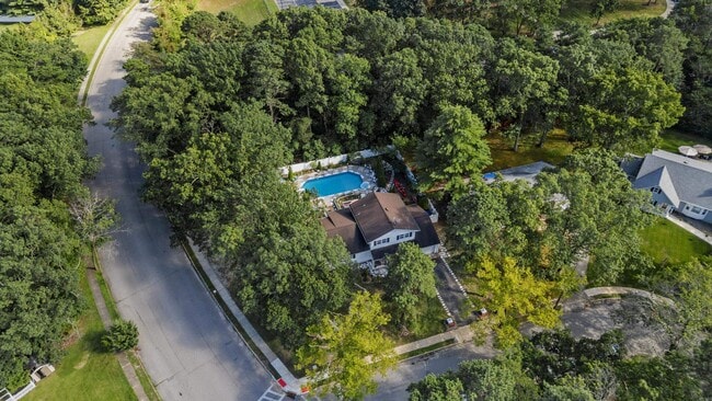 Photo - 27 Squire Ct