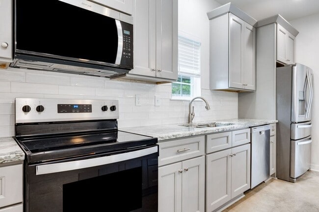 Photo - 204 Romero St