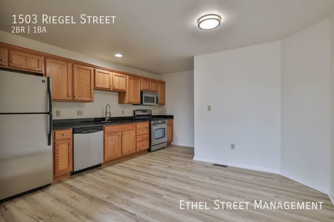 Photo - 1503 Riegel St