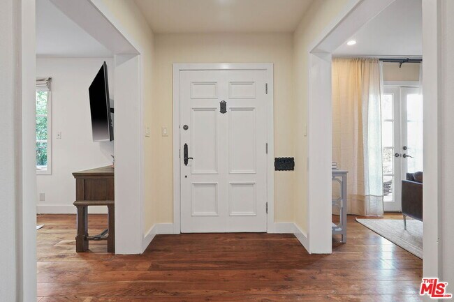 Photo - 1531 Marmont Ave