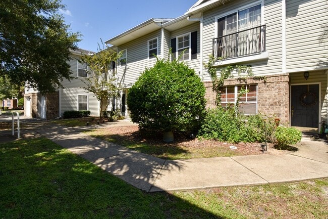 Building Photo - Spacious 2BR/2.5BA Condo in Gated Community w/ Resort-Style Amenities!