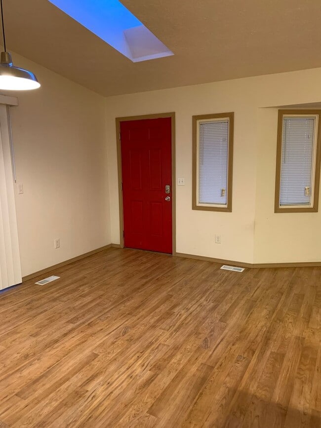 Photo - AVAILABLE NOW!! West side - 2 Bdrm, 1 Bath Unit ERTL - 7621 Snow View Drive