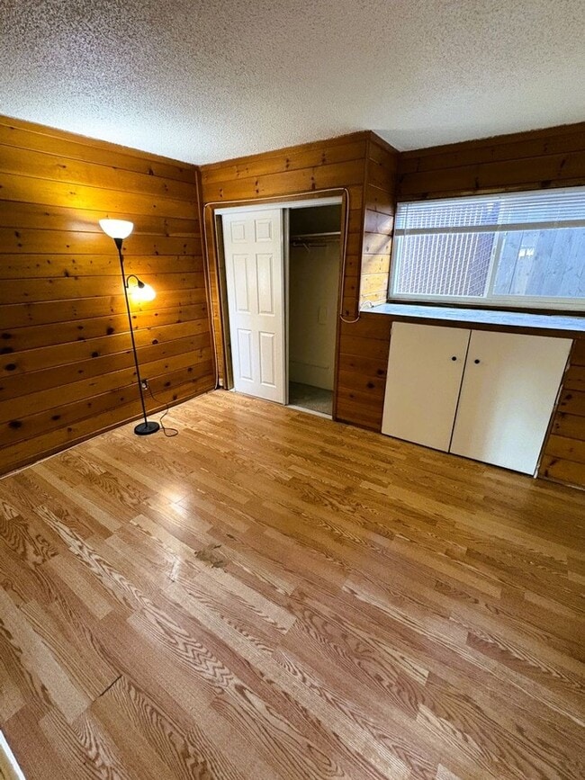 Building Photo - 8225-8227 Dowling St. Unit 8225