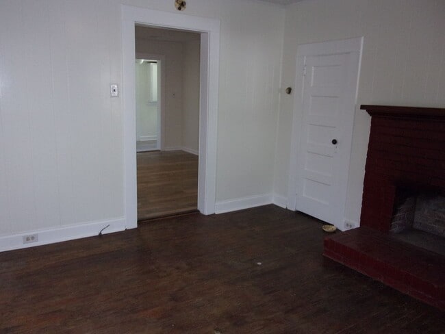 Photo - 202 Shurley St