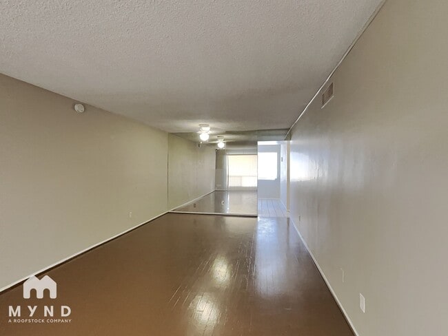 Photo - 8343 N 59th Dr