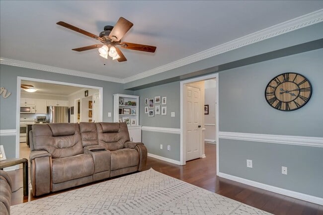 Photo - 1156 Parkside Trail