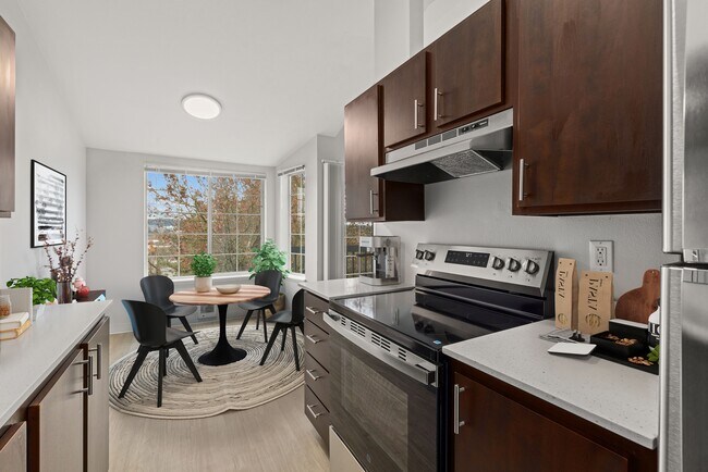 RENOVATED 2BR, 2BA -- 1026SF - Kitchen