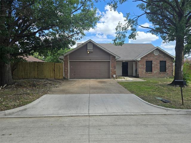 Photo - 1500 Briarpath Ln House