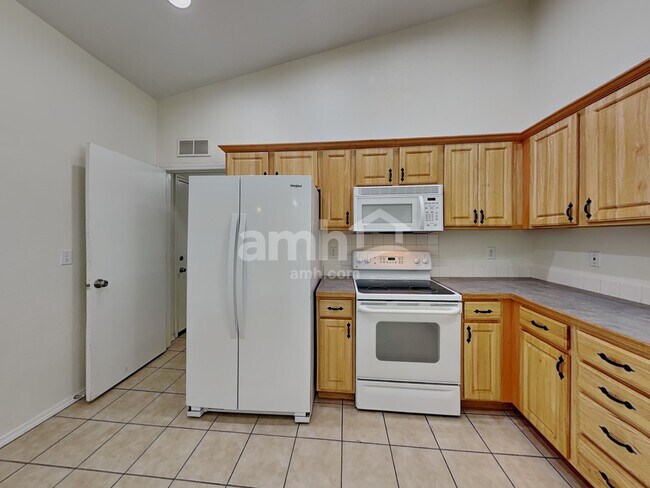 Photo - 3008 Woodbridge St