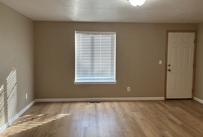 Photo - lenft01 Unit 1174