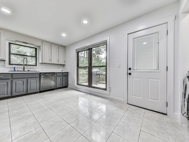 932 Blackwell Trail