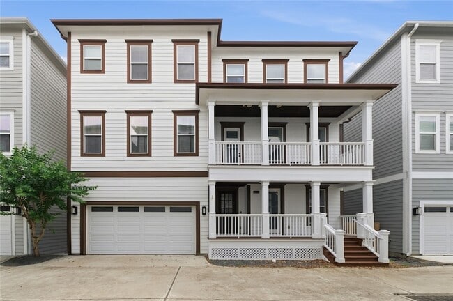 Photo - 1425 W 23rd St