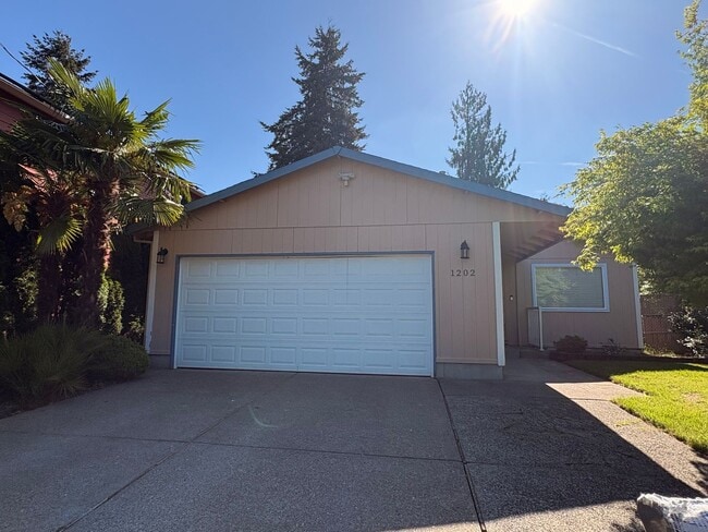 Building Photo - Modern Montavilla Living with Updated Finishes Bright & Spacious SE Portland Home Near Mt. Tabor ...