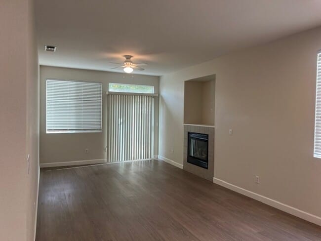 Photo - Single-Story 4 Bedroom House for Rent – Elk Grove