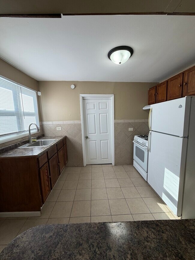 Photo - 16130 Justine St