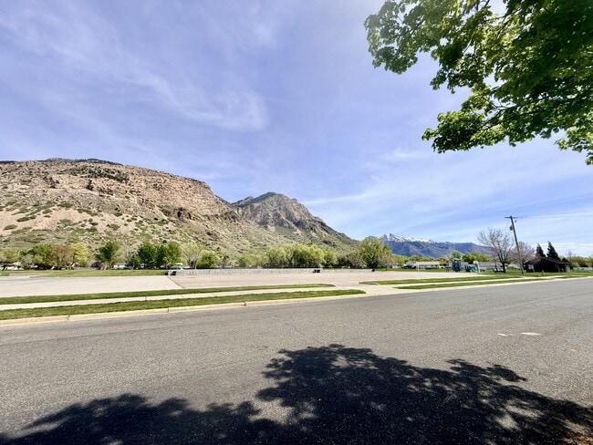 Photo - 1021 N 925 E St