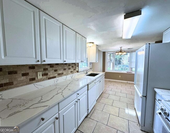 Photo - 1117 Booth Ct SW