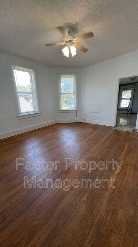 Photo - 815 N 4th St