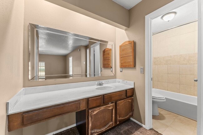 Building Photo - 17219 Camberwell Green Ln