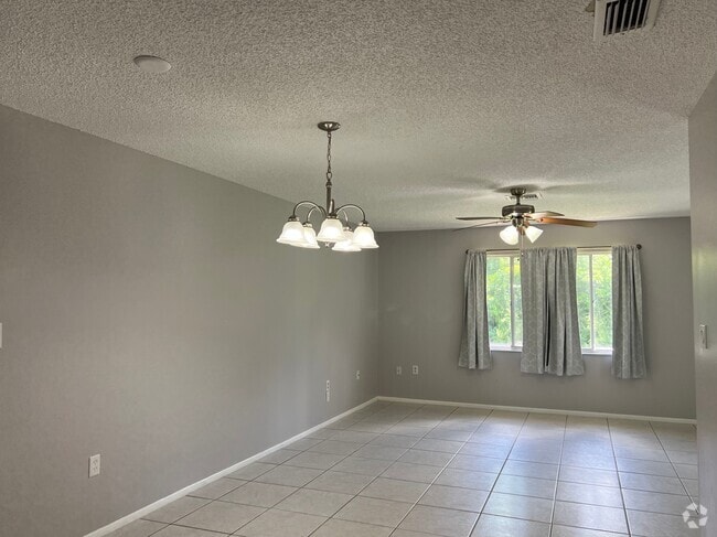 Building Photo - 1135 Southdale Rd Rental