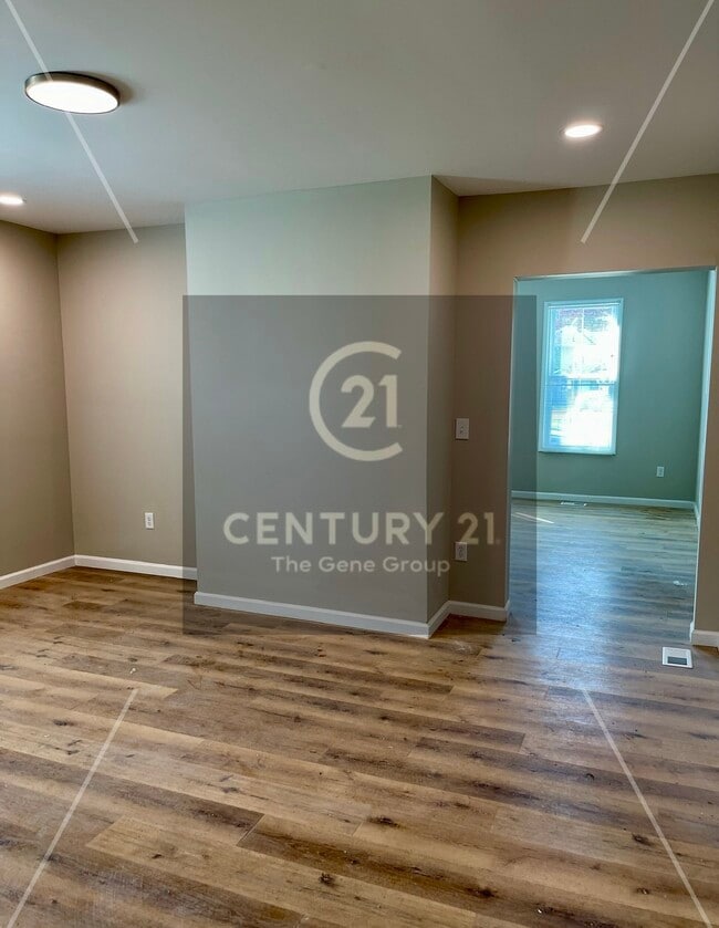 Photo - 319 Wyoming St