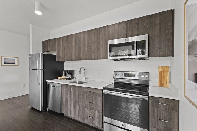 Range Apartments