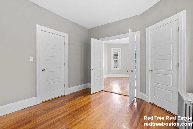 35 Harbor View St Unit 2