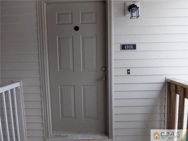 Building Photo - 4906 Ravens Crest Dr Unit 4906