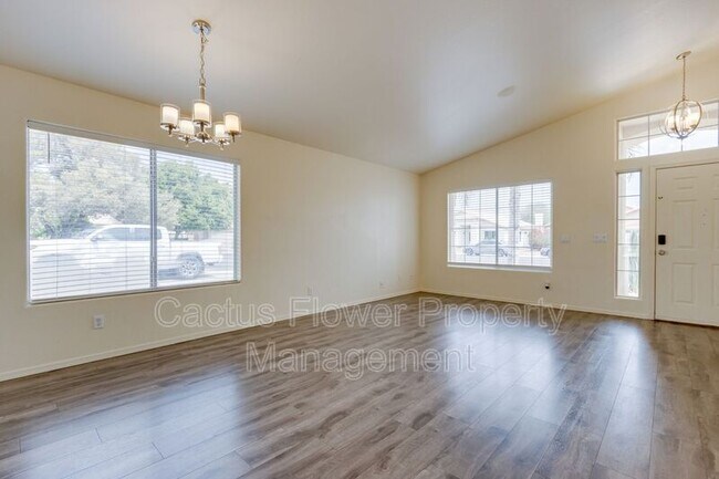 Photo - 616 N Ocotillo Ln