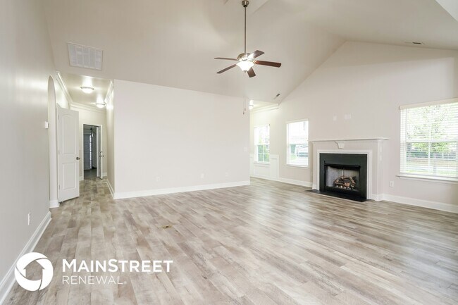 Photo - 3175 York Pl Dr NE