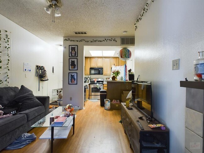Photo - 806 W 24th St Unit 131