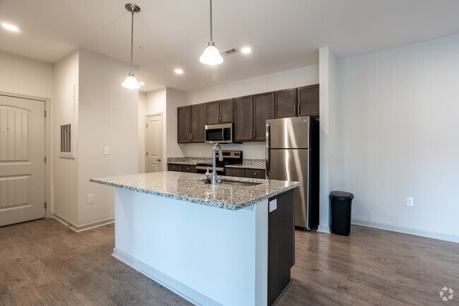 2BR, 2BA - 1,128 SF