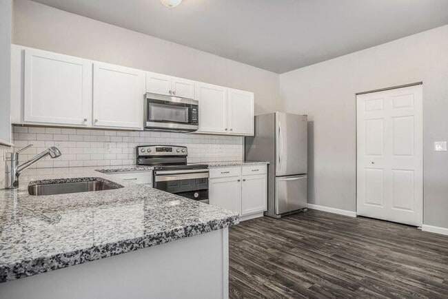 Photo - 15901 Cedar Dr