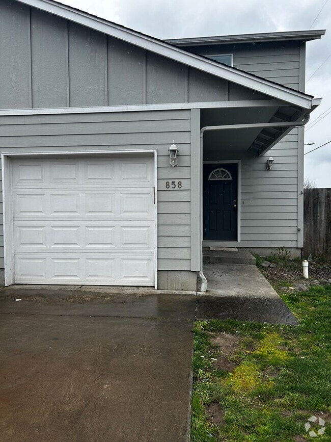 Building Photo - 858s9 Unit 858 Rental