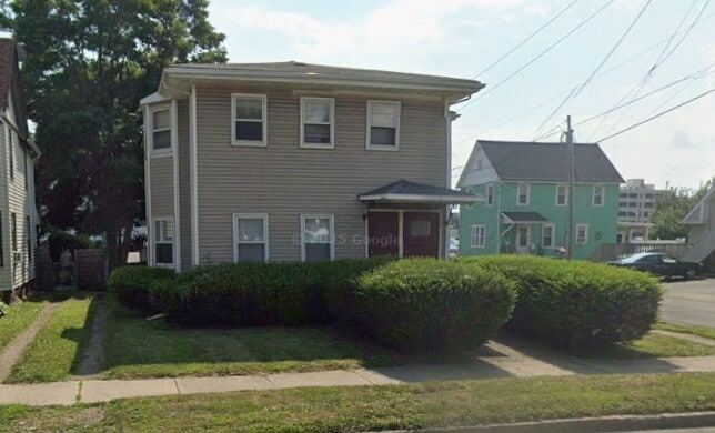 Photo - 202 E High St